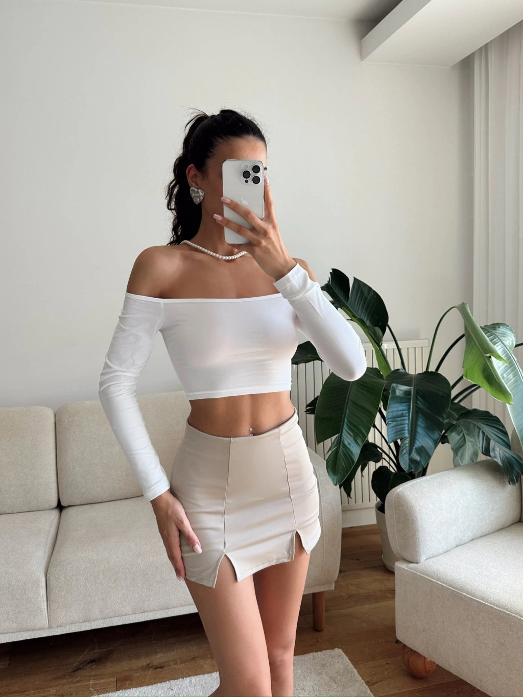 White Madonna Collar Compact Crop