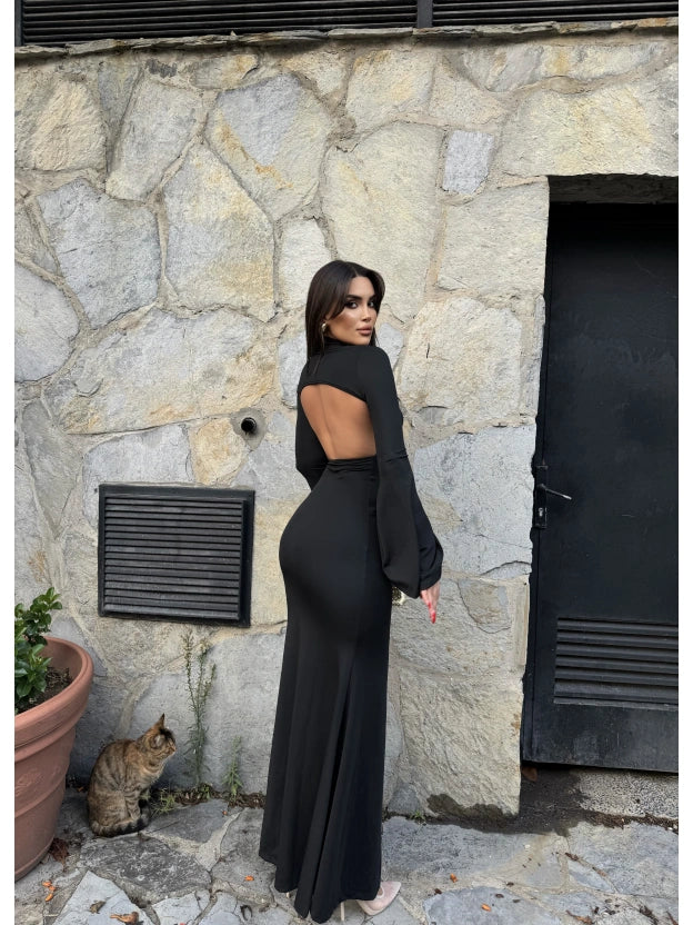 dress with a slit with a back detail- black